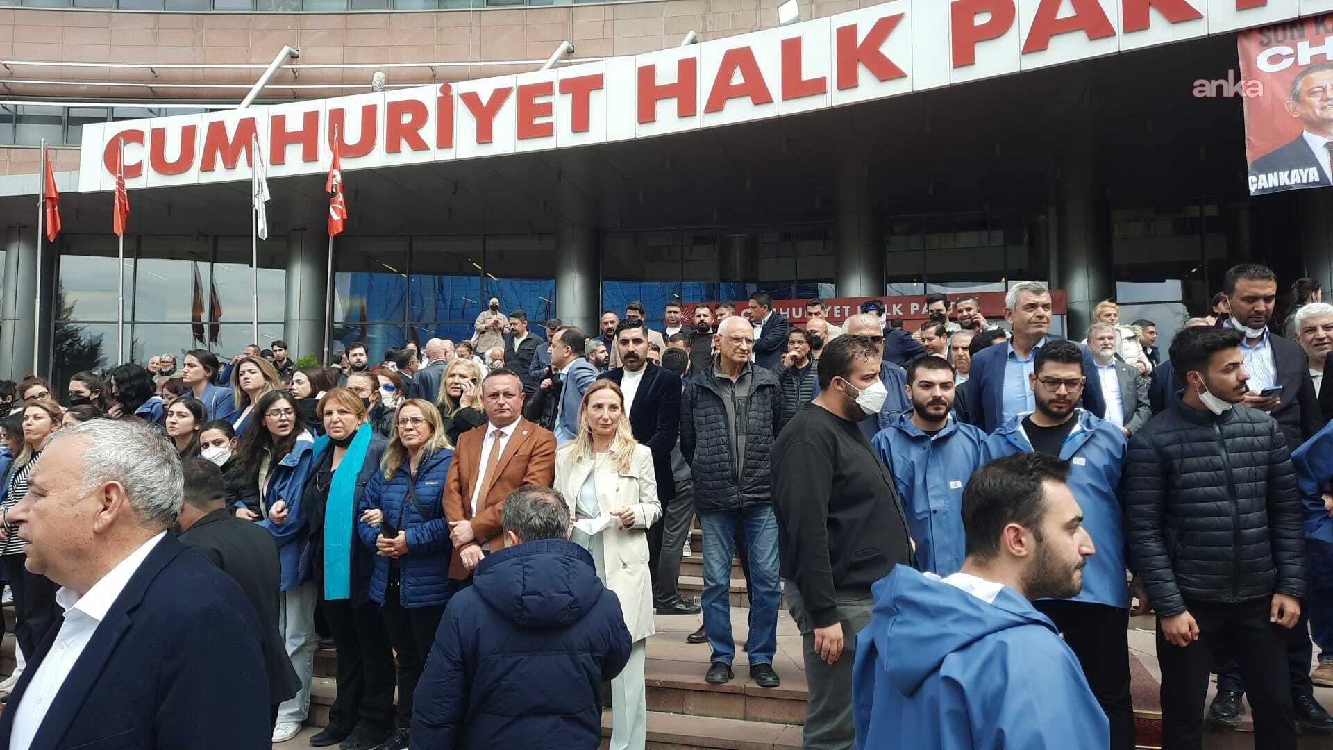 BİNAYA GİRİŞLER KAPATILDI