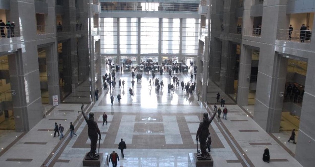 Adliye girişinde yakayı ele verdi! ‘Boşanma davası açacaktım’ dedi