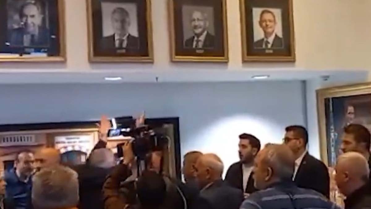 CHP Genel Merkezi’nde ‘fotoğraf’ gerilimi!