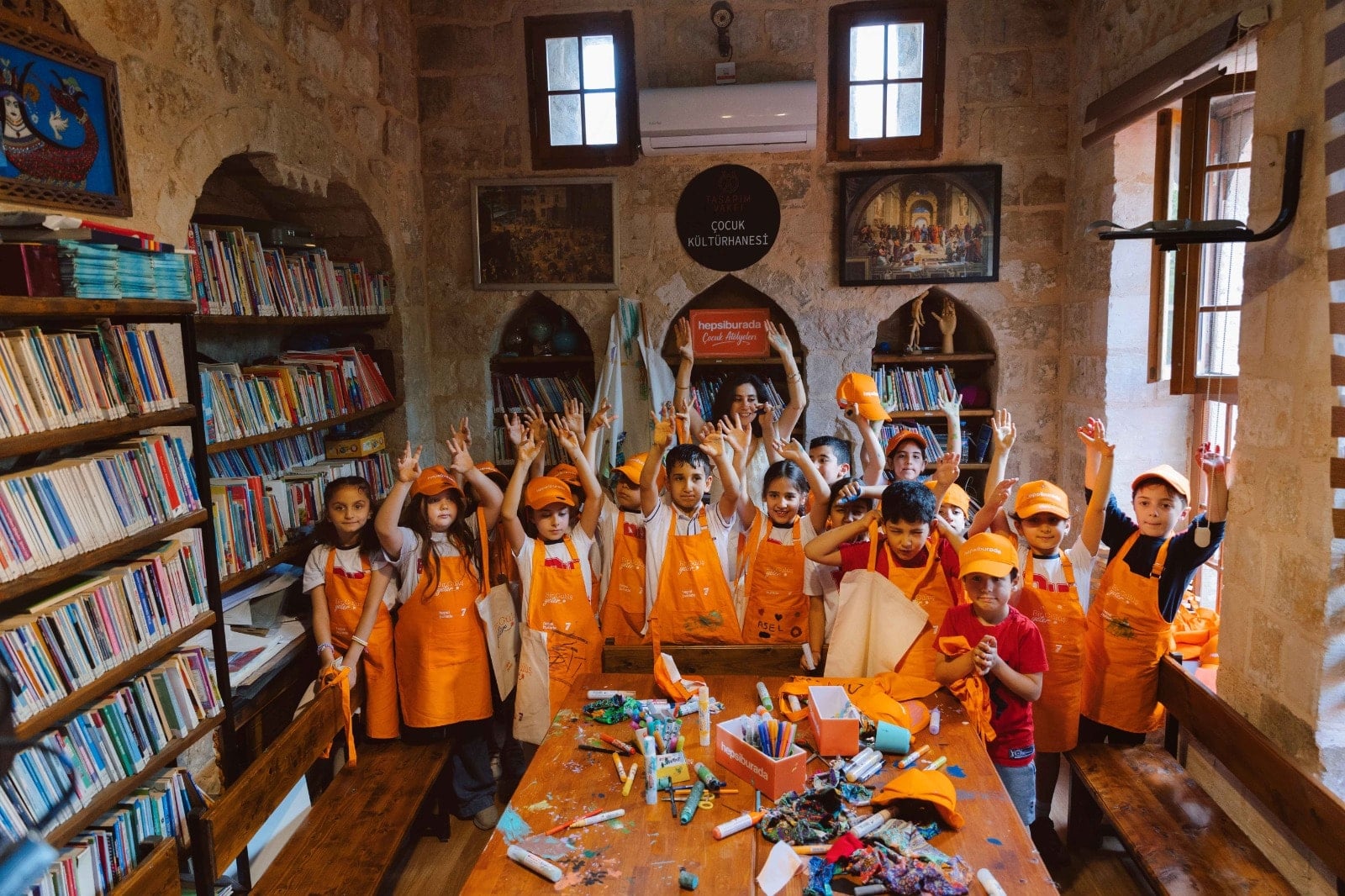 Bir Gülüş Yeter projesiyle  çocukların ve gençlerin sanatla buluşmasına anlamlı destek