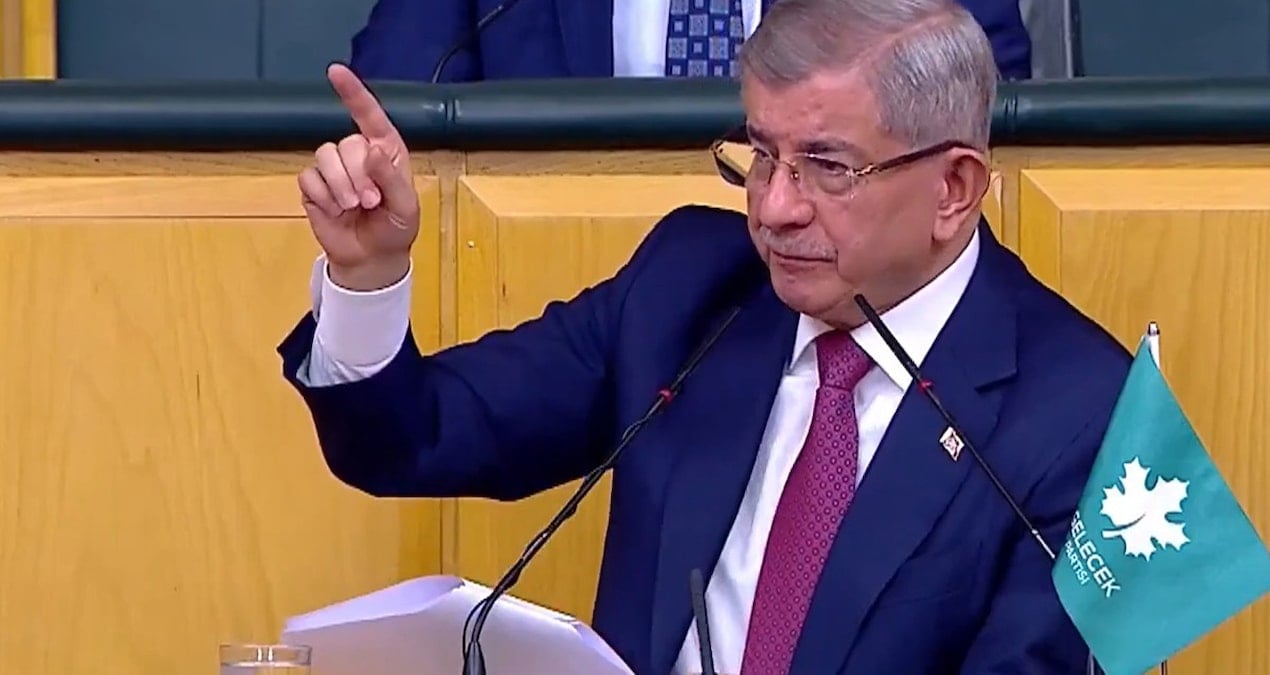 Davutoğlu AKP’li isimleri hedef aldı: Bu üçlü çete Türkiye'ye 10 yıl kaybettirdi