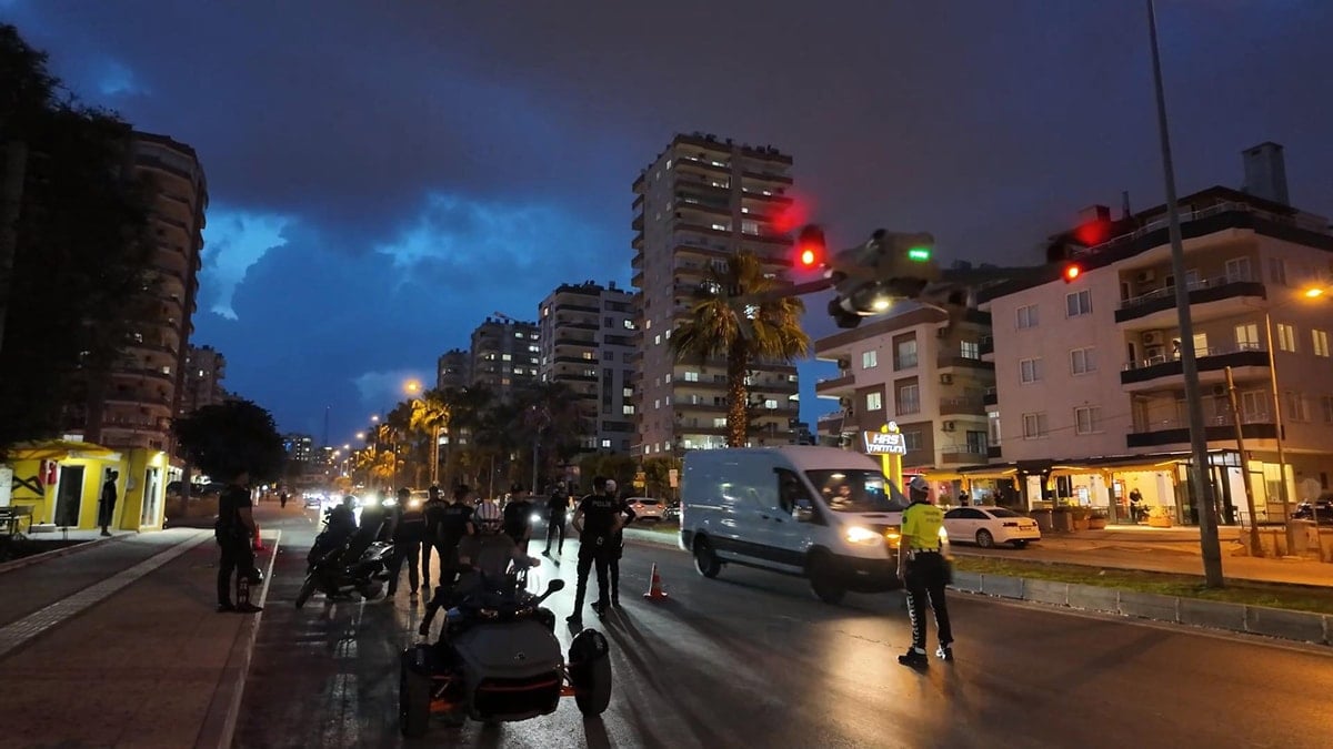Mersin'de polisler ceza yağdırdı