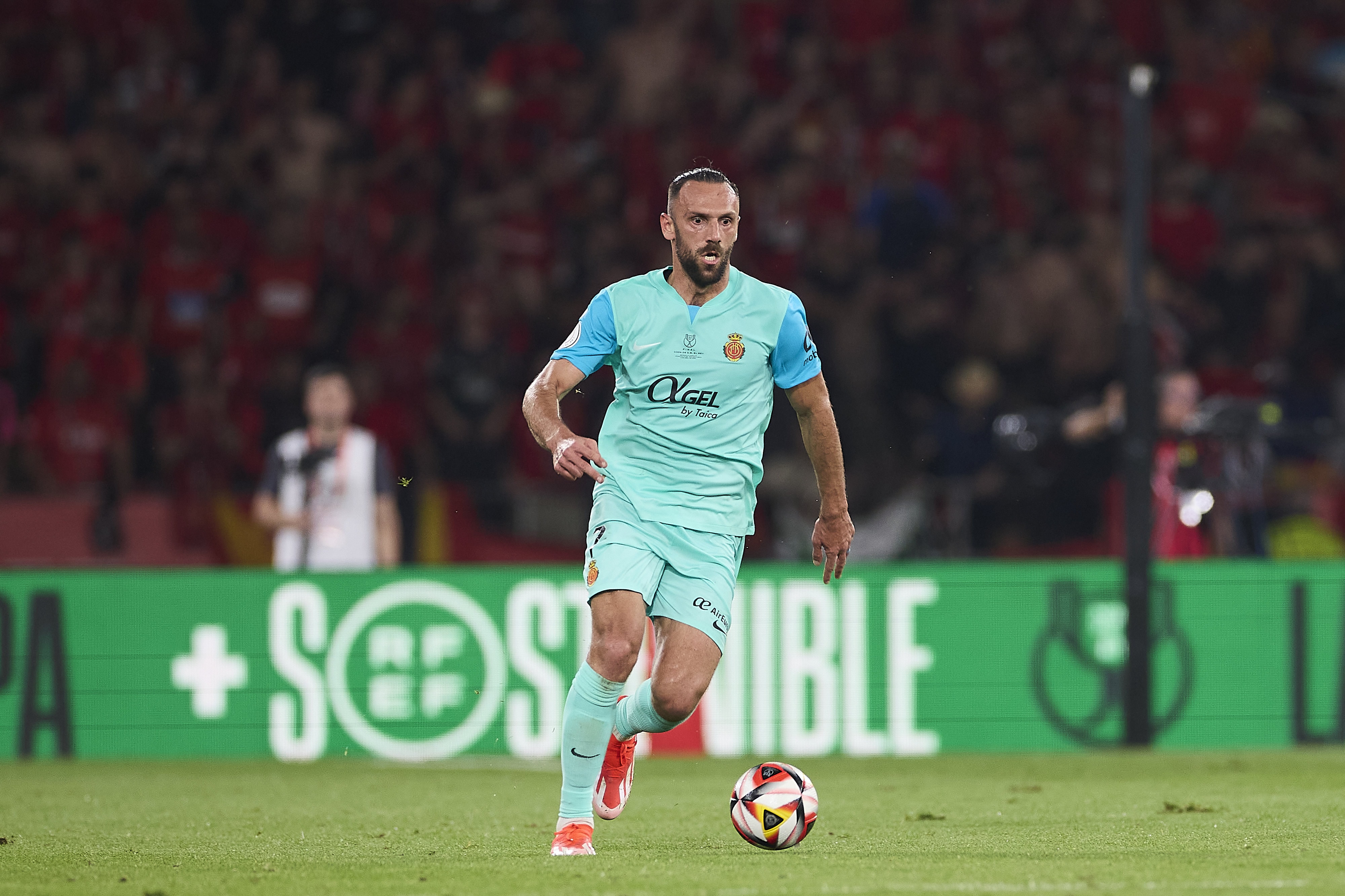 Fenerbahçe ile Galatasaray, Muriqi transferi için karşı karşıya