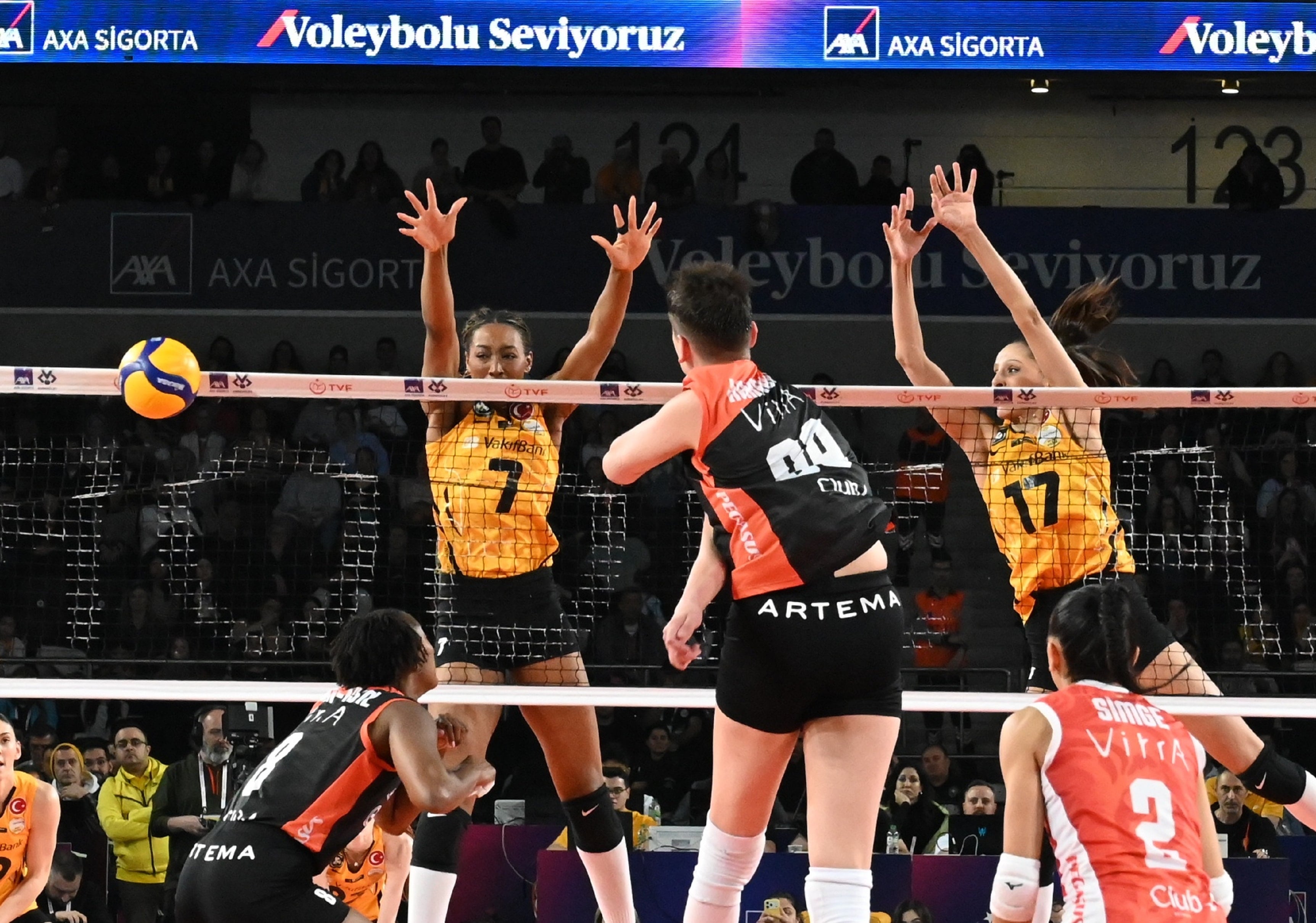 Voleybolda Dörtlü Final heyecanı İstanbul'da başlıyor