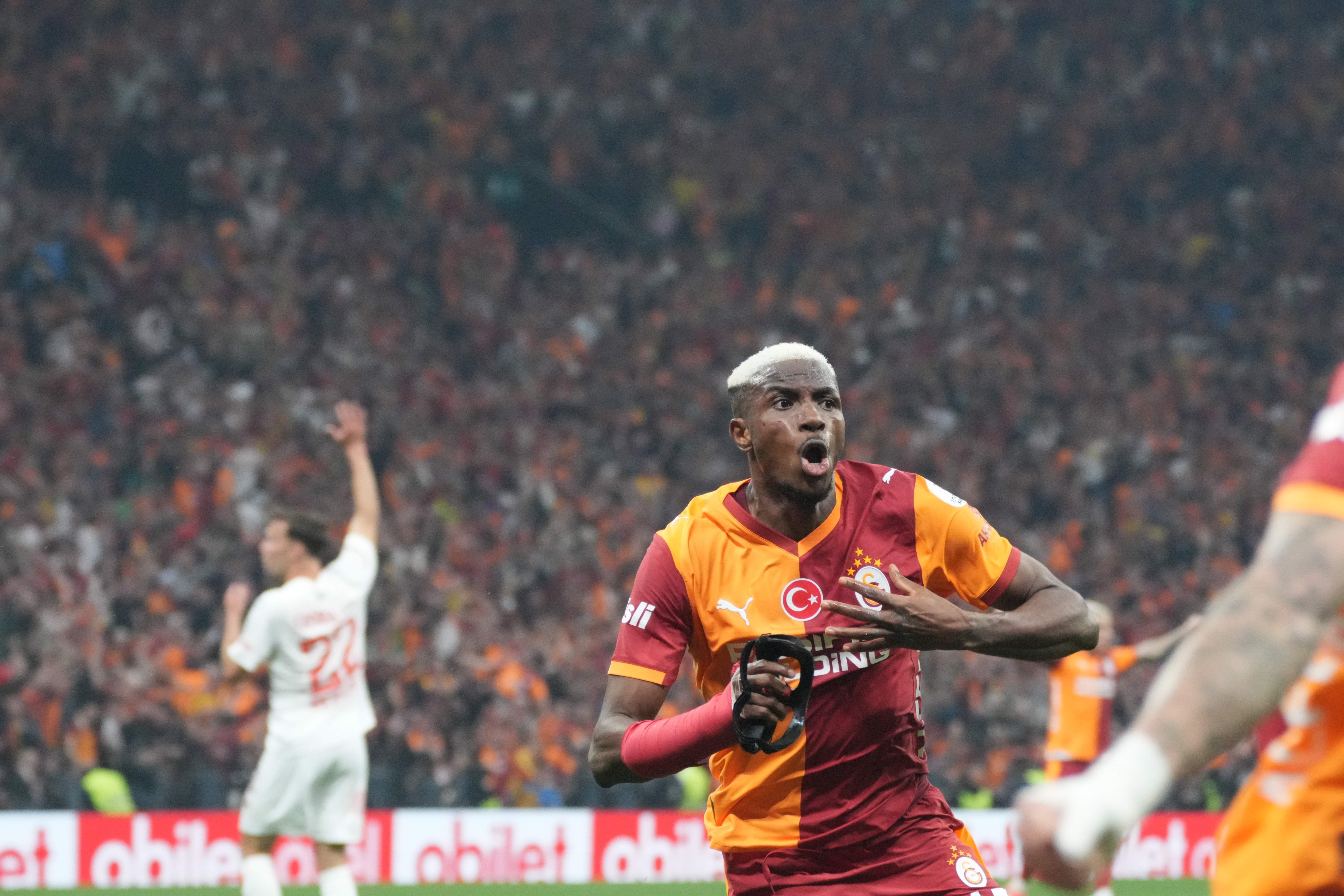İngiliz devine Osimhen önerisi: '9 numarada görmeyi çok isterim'