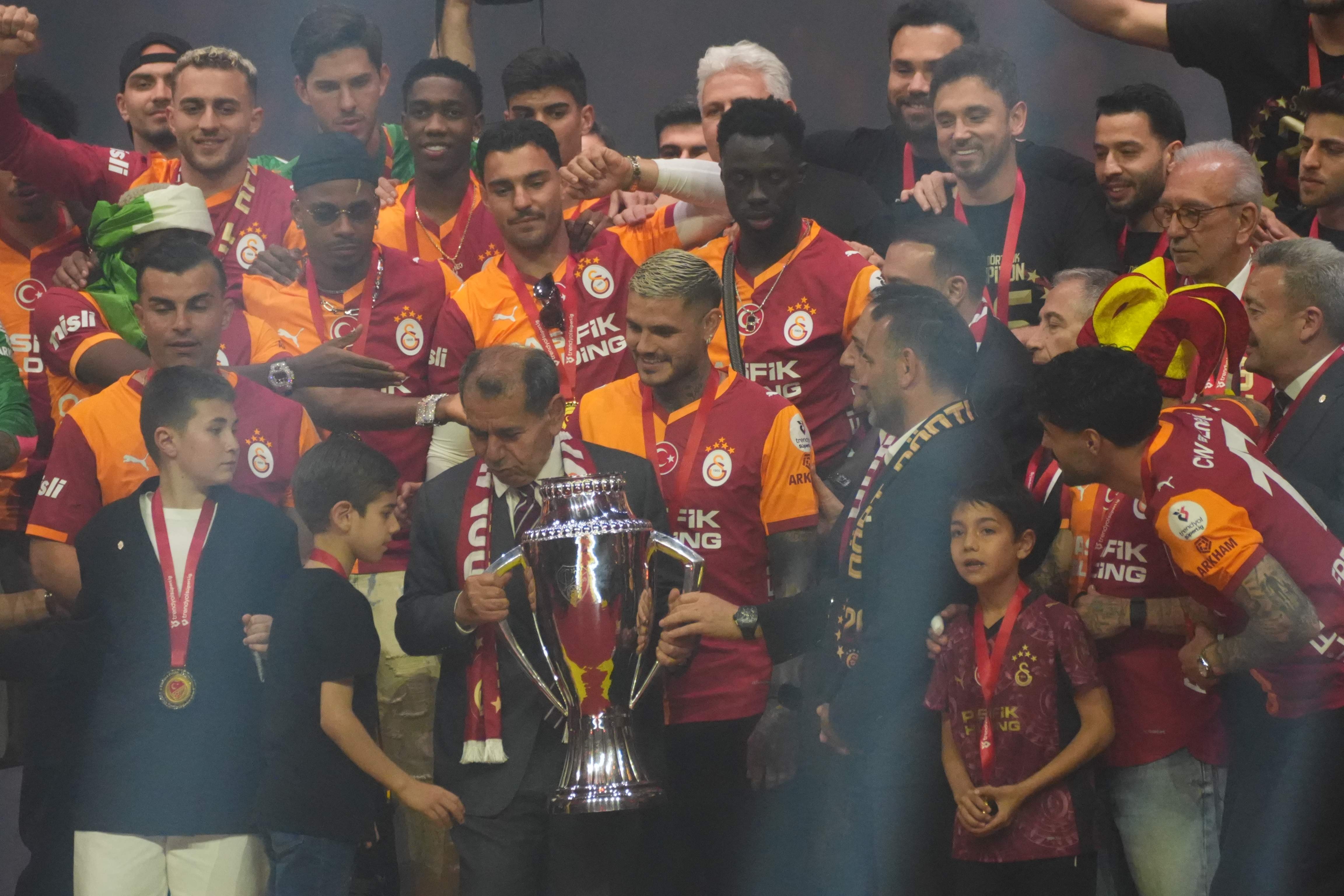 TFF'den Galatasaray'a rest! Şampiyonluk töreninde soğuk savaş