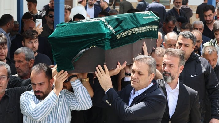 Cinayete kurban giden Kübra Yapıcı son yolculuğuna uğurlandı
