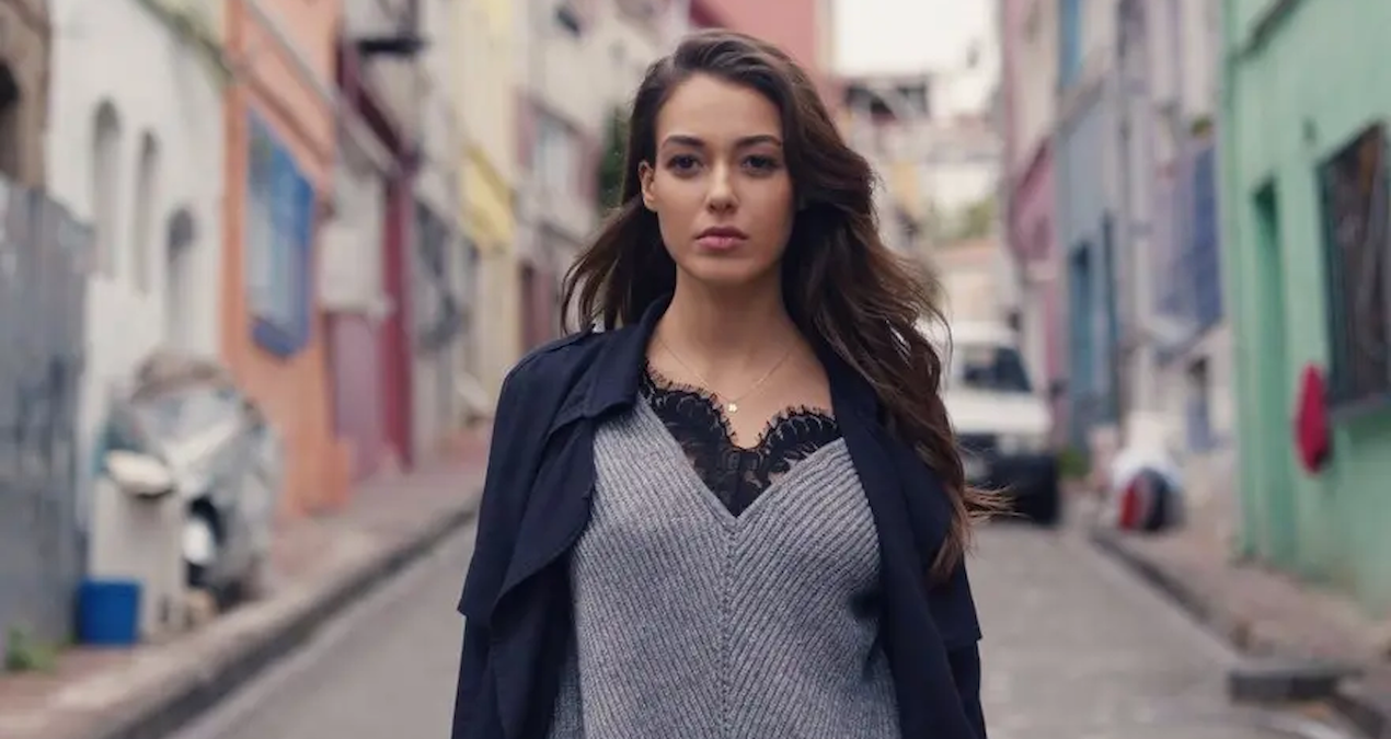 Çukur’un Sena’sıydı! Dilan Çiçek Deniz’in kısa saçlı yeni imajı sosyal medyayı ikiye böldü