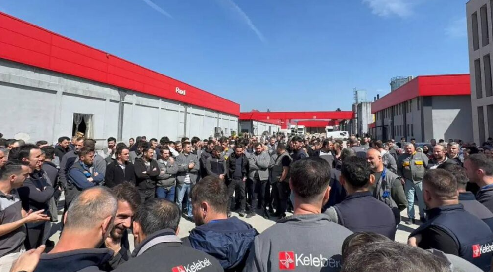 Mobilya işçileri haklarını aramak için eylemde