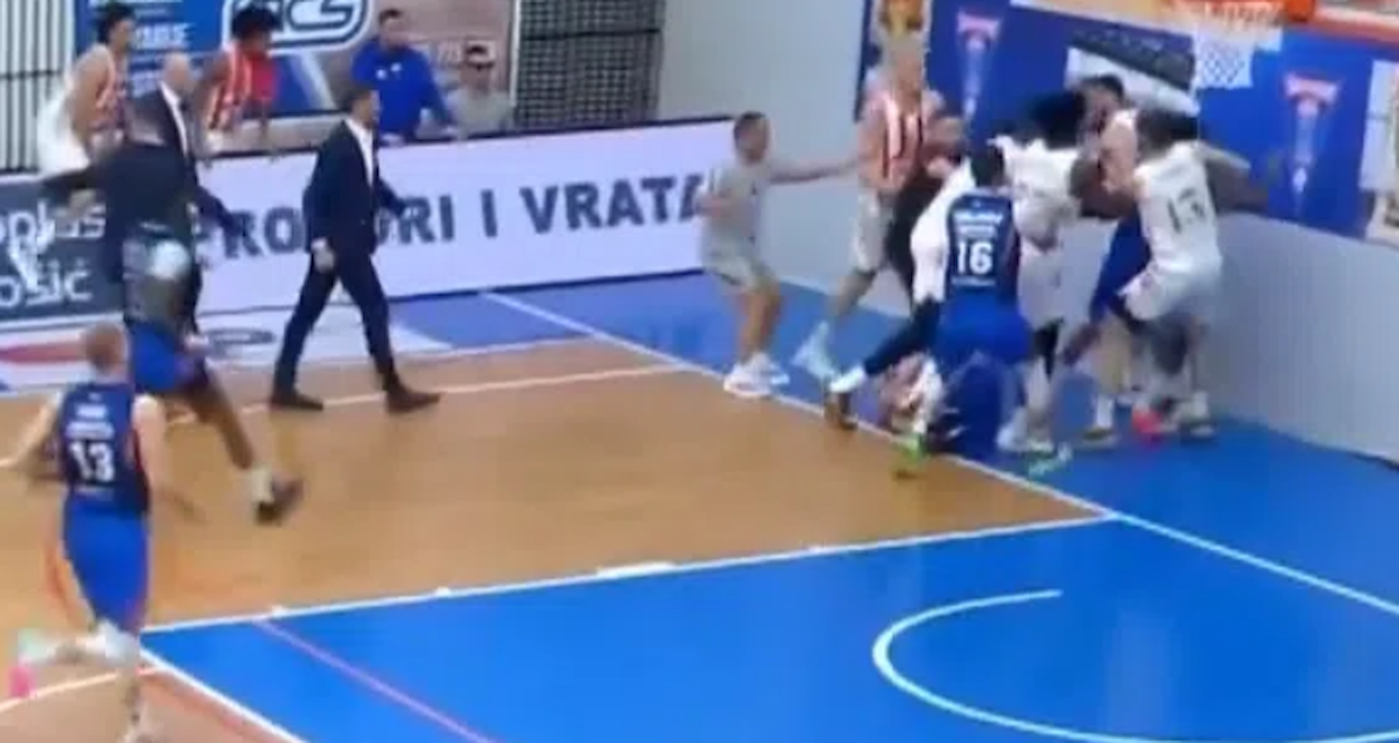 Nikola Kalinic çılgına döndü, tekme ve yumruklar havada uçuştu