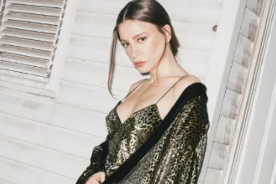 Serenay Sarıkaya’nın leopar kombini olay yarattı! Elbisesinin fiyatı ortaya çıktı