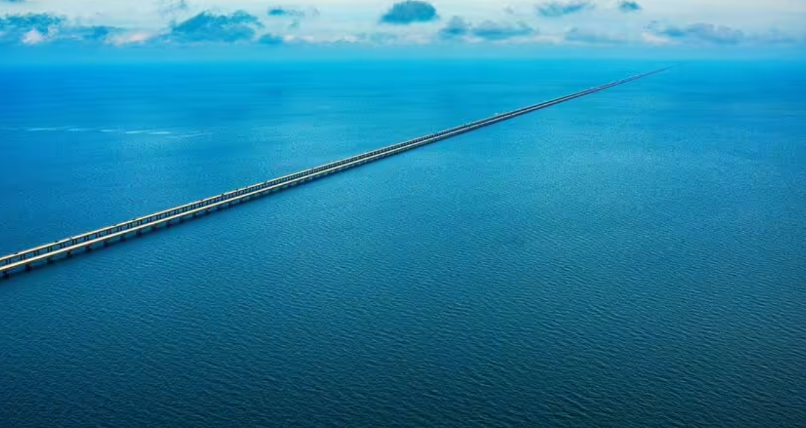 13 kilometre boyunca kara görünmeyen tek köprü: Polisler özel nöbet tutuyor