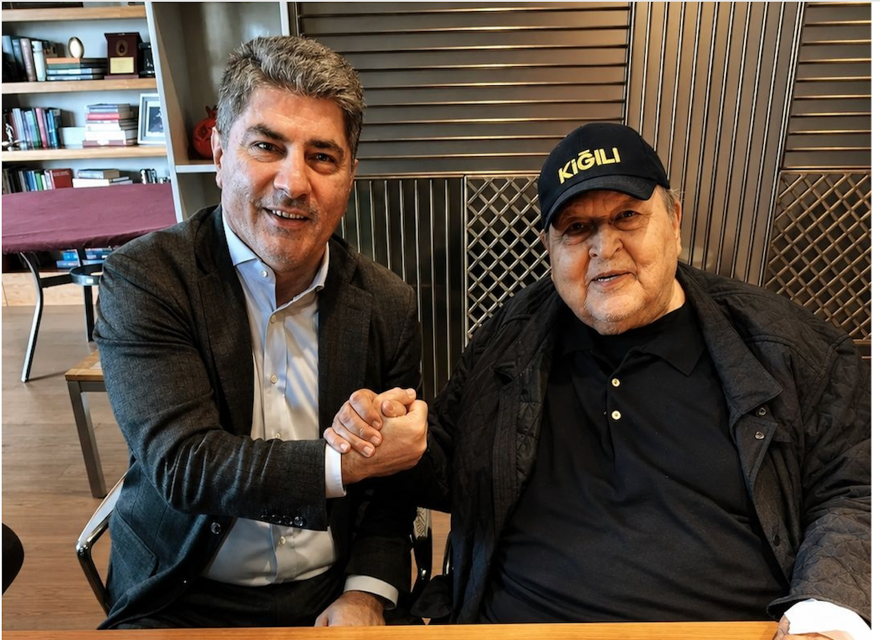Hakan Safi'ye sürpriz destek! Aziz Yıldırım'ın yönetiminde yer alıyordu
