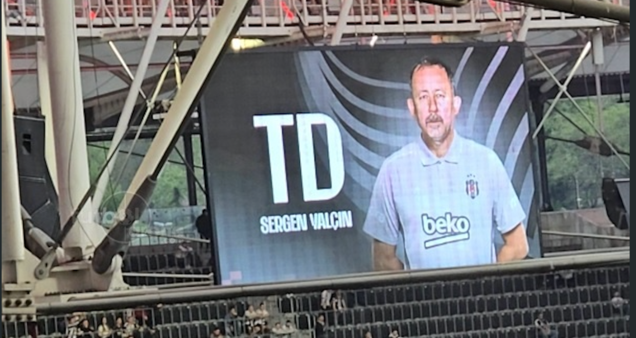 Beşiktaş taraftarından yönetime ve Sergen Yalçın’a tepki