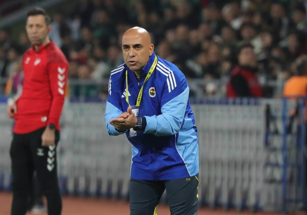 Zeki Murat Göle Fenerbahçe’deki Teknik Direktör algısını değiştirdi! Yabancıyı rafa kaldırdı