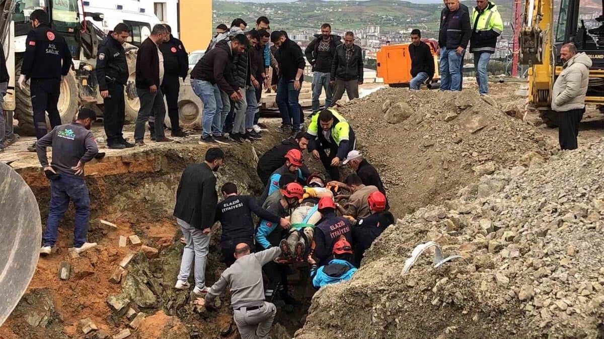 Elazığ'da göçük altında kalan işçi kurtarıldı