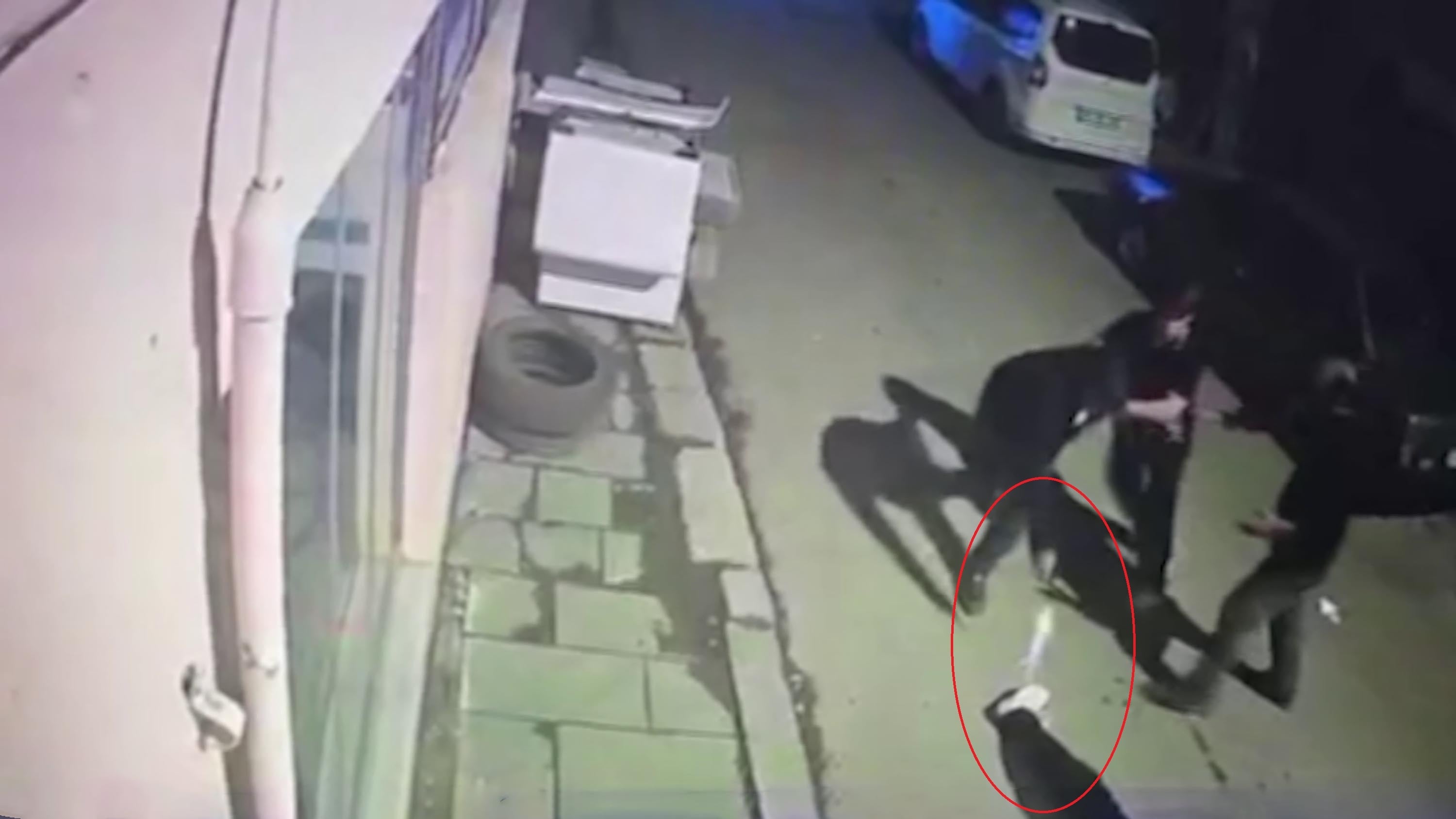 Erzurum'da kahvehanede silahlı saldırı: İşletmeci bacaklarından vuruldu