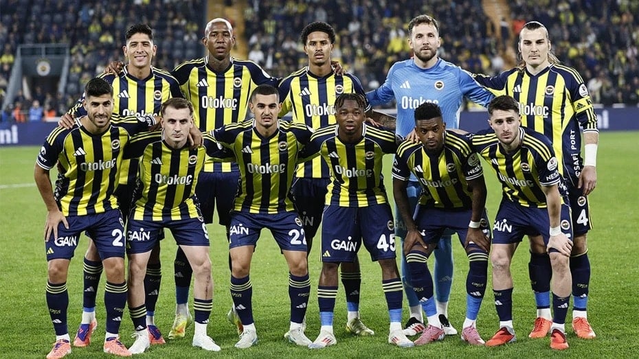 Fenerbahçe'de ilk ayrılık resmileşti! Oyuncuya bildirildi