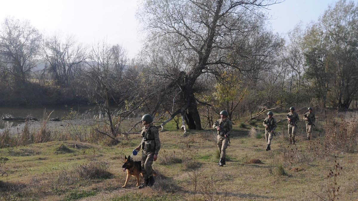 Edirne’de 3 FETÖ şüphelisi tutuklandı
