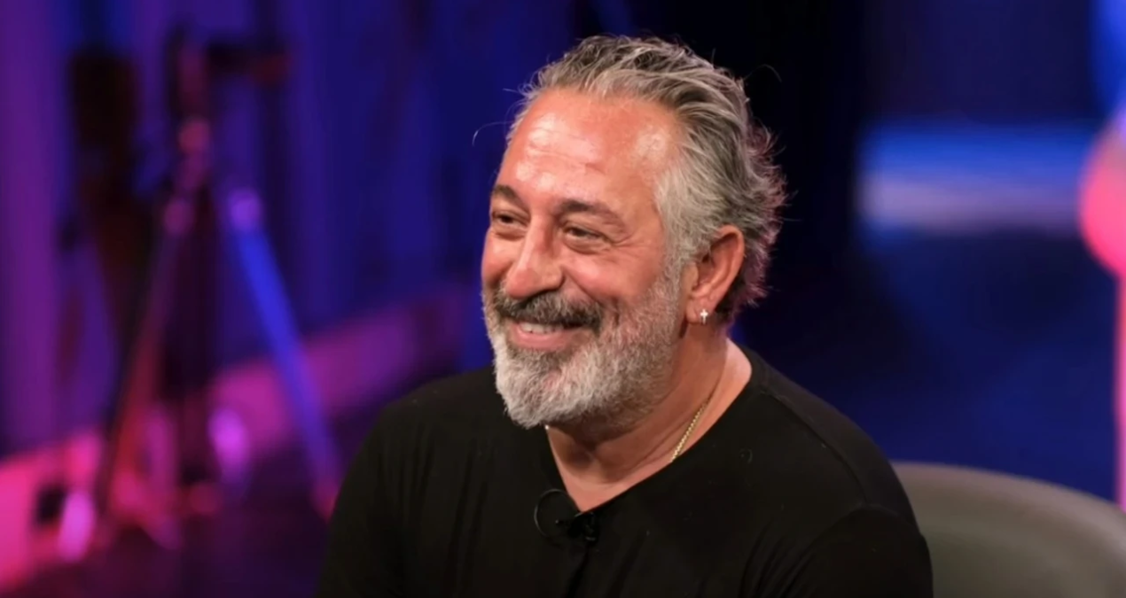 Gören dönüp bir daha baktı: Cem Yılmaz’ın yeni oyuncağı dikkat çekti!