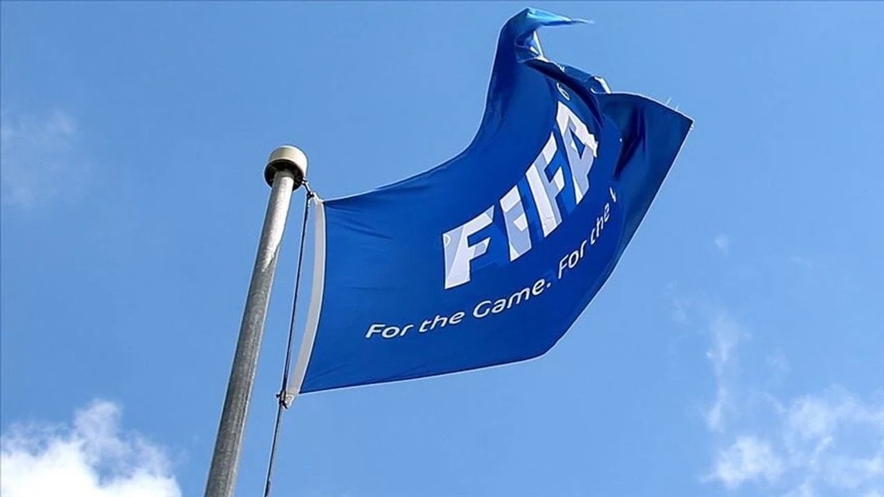 FIFA'dan 3 Türk kulübüne dev yasak!