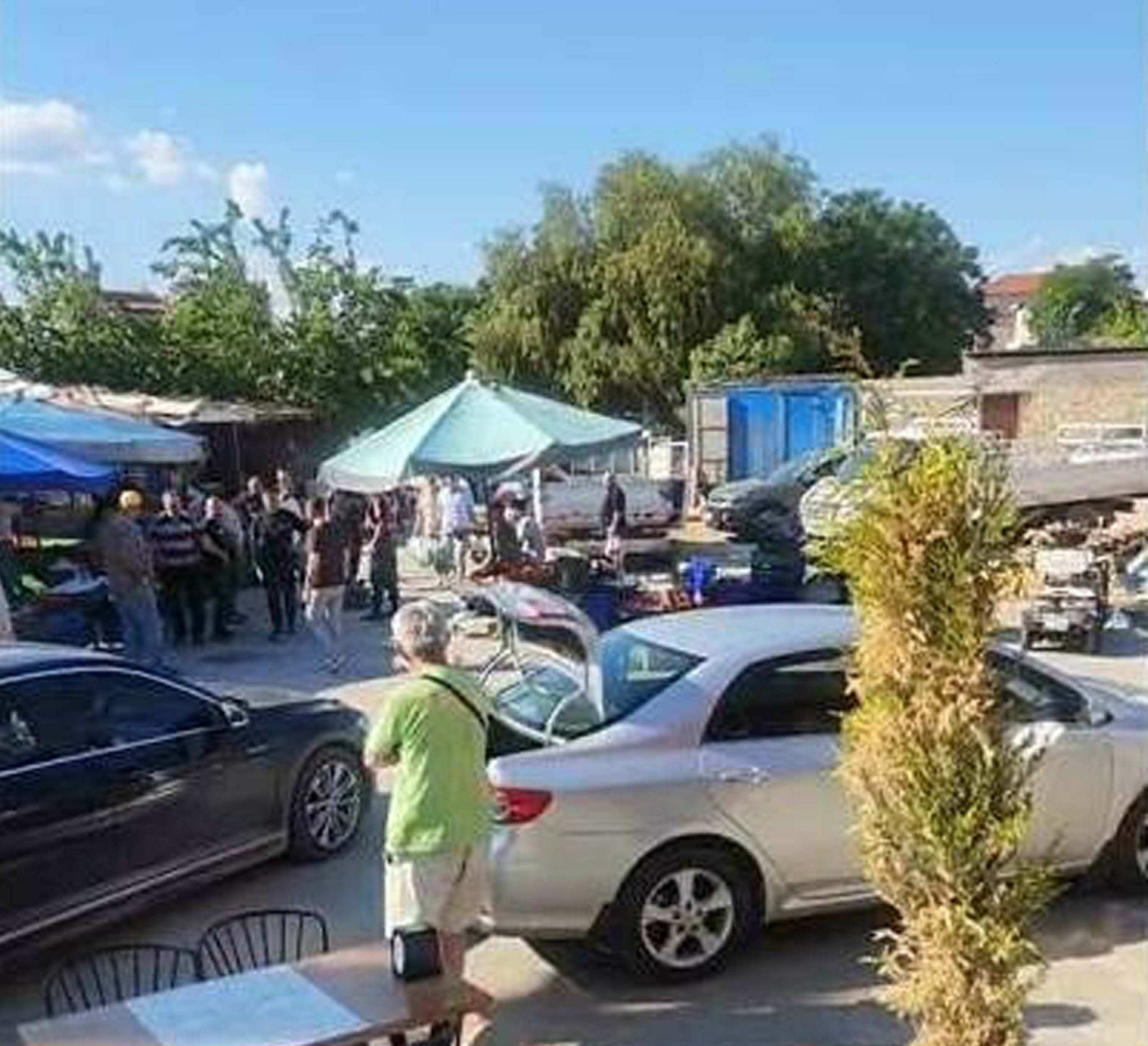 Foça'da pazarcıların kavgası karakolda bitti!