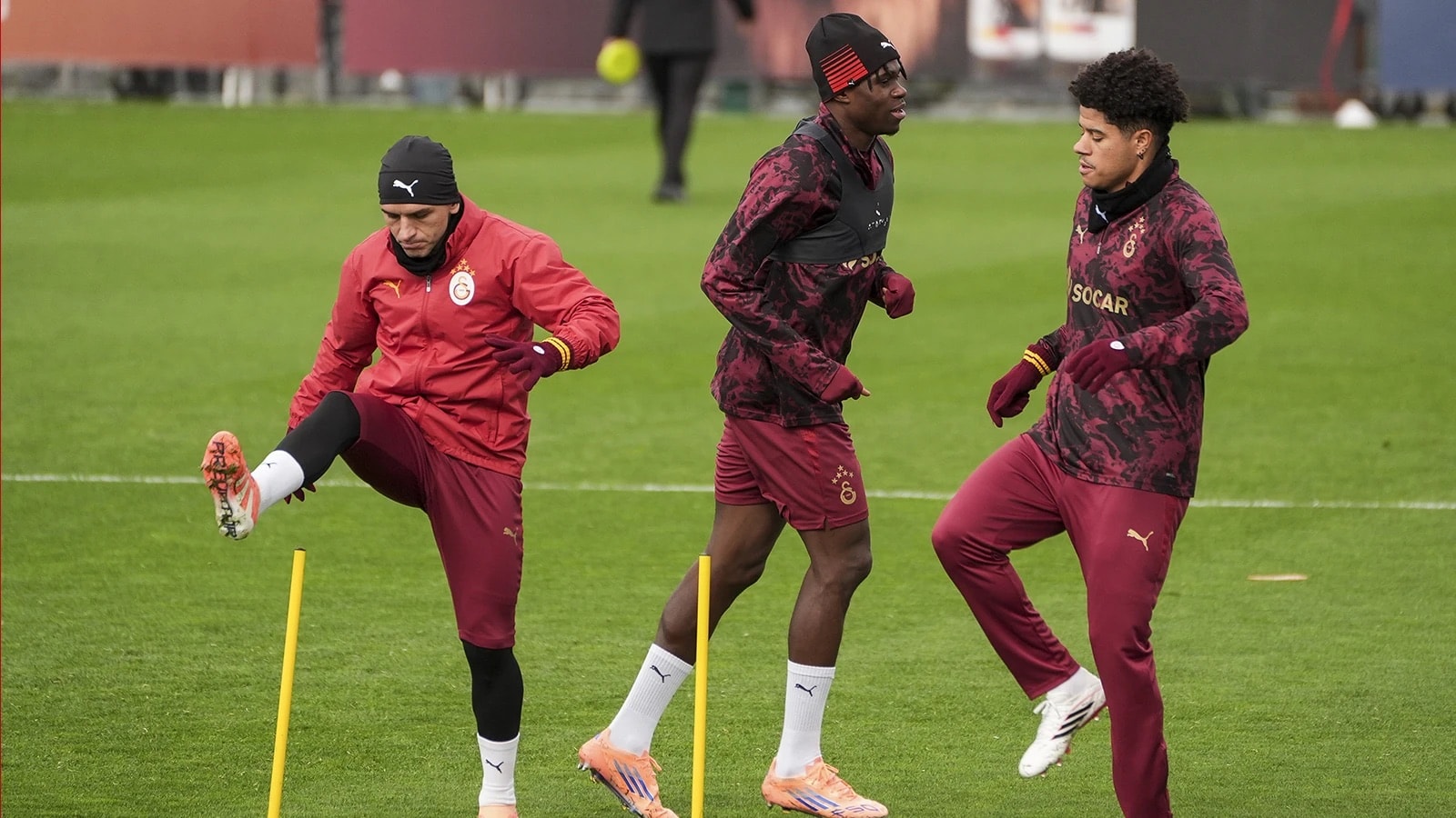 Galatasaray Singo ve Sara'dan 50 milyon euro bekliyor