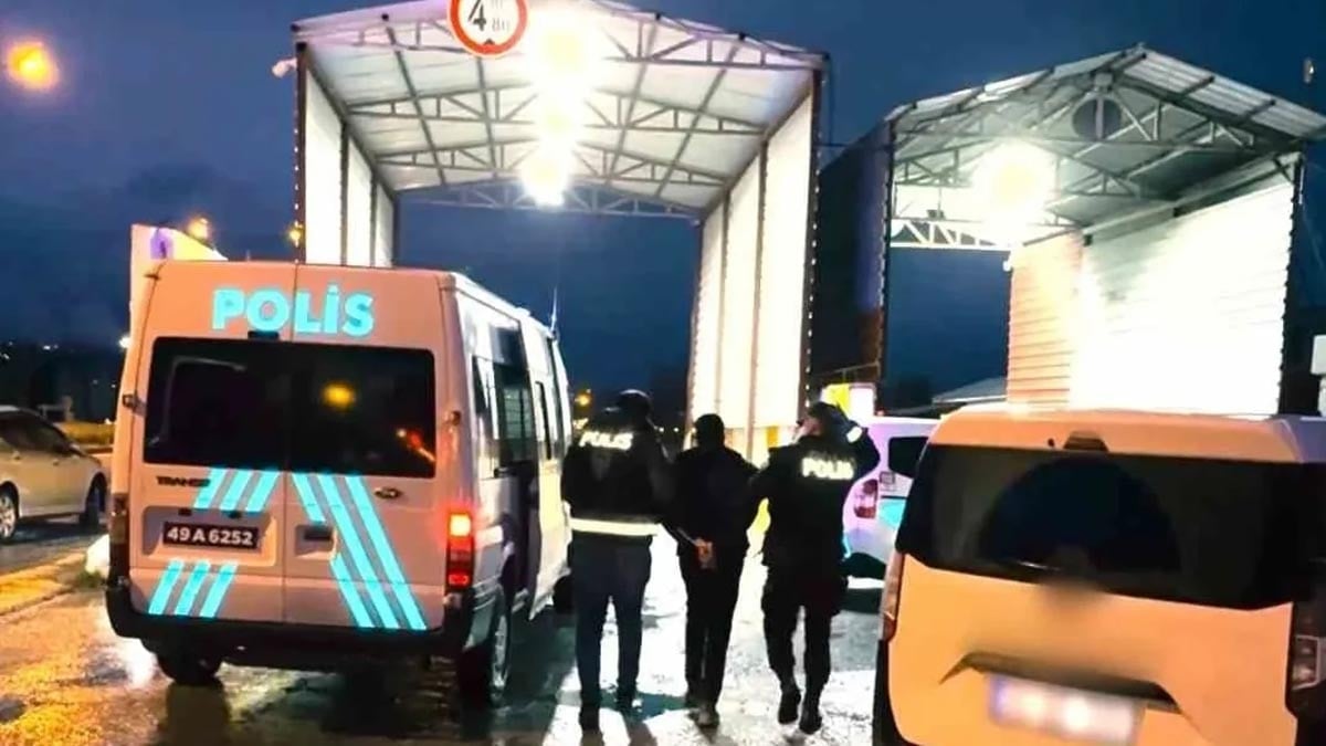 Muş'ta 8 düzensiz göçmen yakalandı, 2 şüpheli tutuklandı