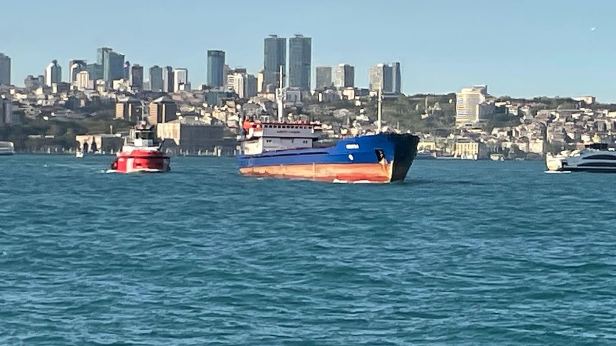 İstanbul Boğazı'nda gemi arızası! Trafik askıya alındı
