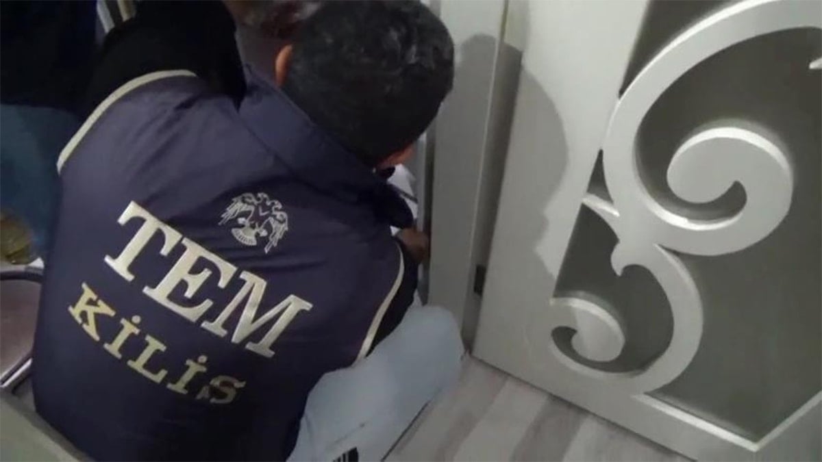 FETÖ firarisi banyonun gizli bölmesinde yakalandı
