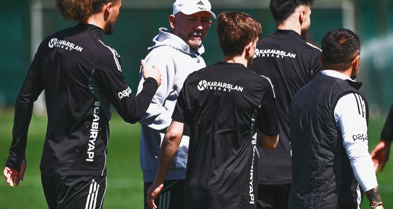 Sergen Yalçın geleceğini kendisi belirleyecek! Top sende hocam