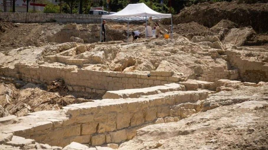 AVM'nin dibinde 2 bin yıllık sır yattığı ortaya çıktı