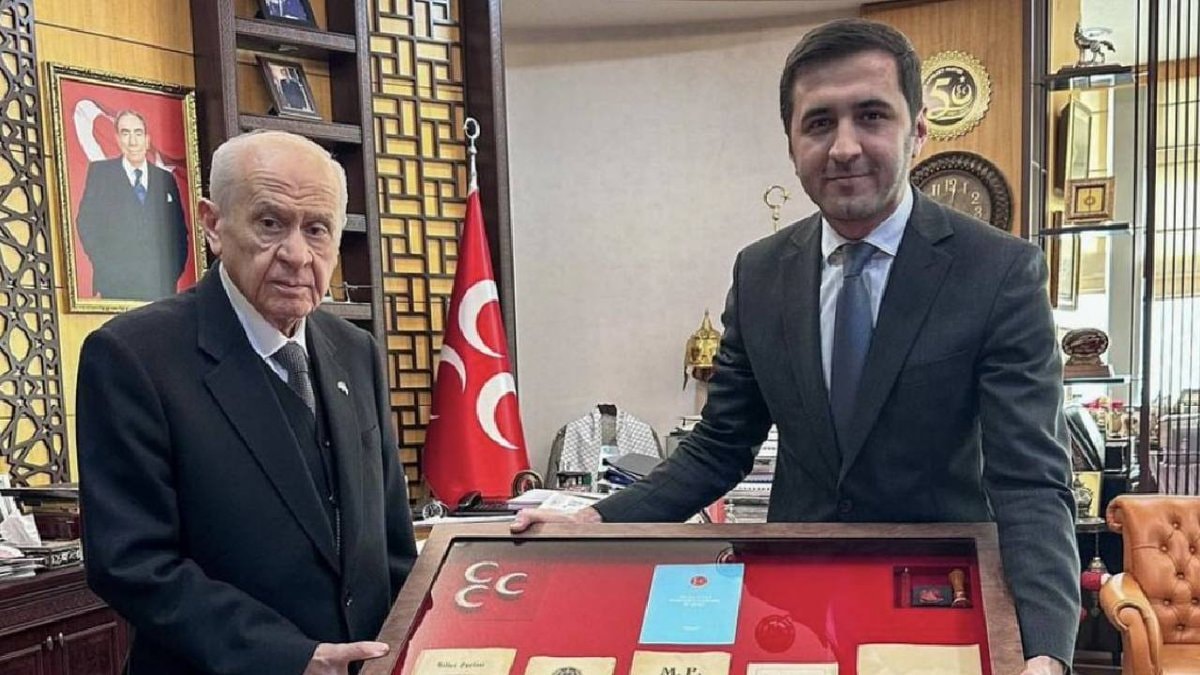 Bahçeli'yi eleştiren AKP'li gazeteciye yanıt MHP'li isimden geldi: Ne yapacağını sana mı soracaktı?