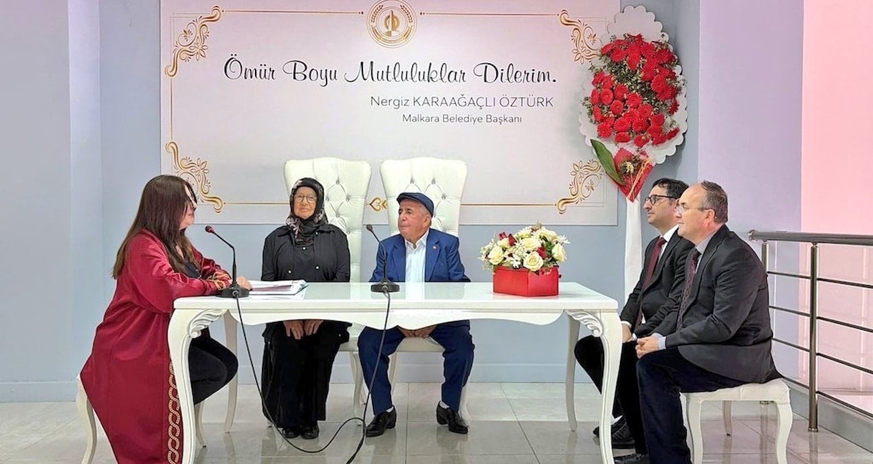 Tekirdağ Malkara Huzurevi'nde 85 ve 77 yaşındaki çift evlendi