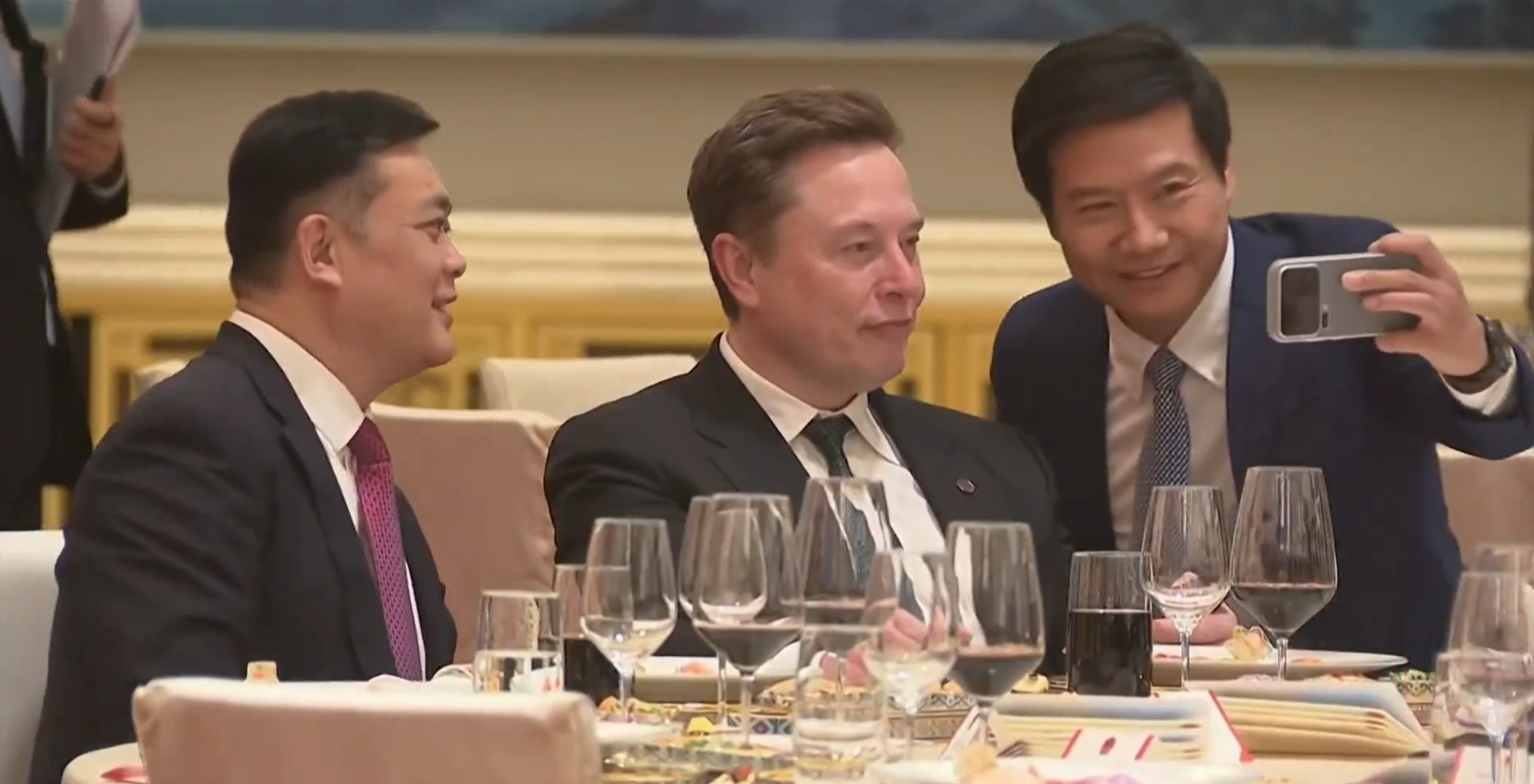 Elon Musk ile hayran gibi fotoğraf çektirdi, Silikon Vadisi'ni sallayan isim çıktı