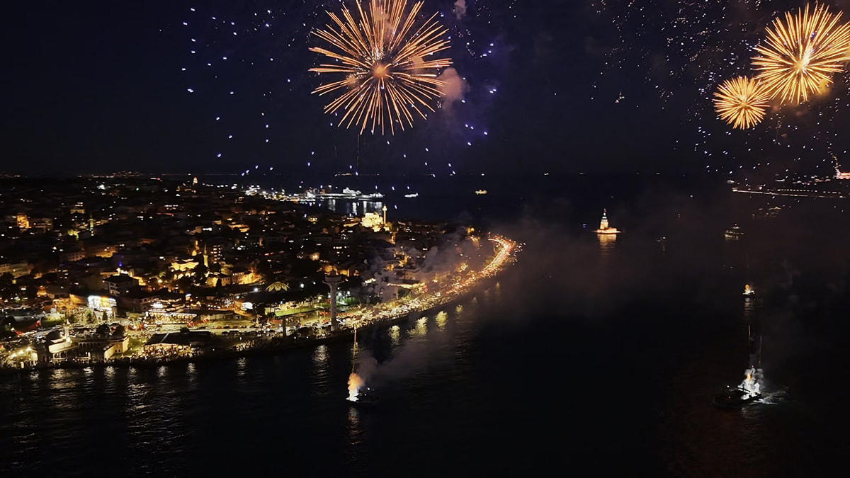 İstanbul’un fethinin 573. yılında havai fişek gösterisi