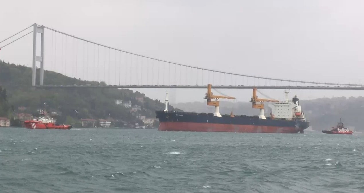 İstanbul Boğazı'nda gemi trafiği çift yönlü askıya alındı!