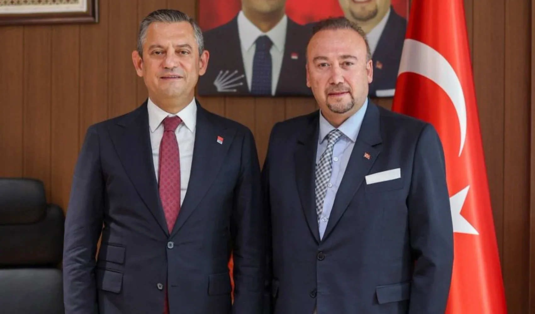 Özgür Özel'den Özkan Yalım'ın 'para ve araç verdim' iddiasına  net yanıt