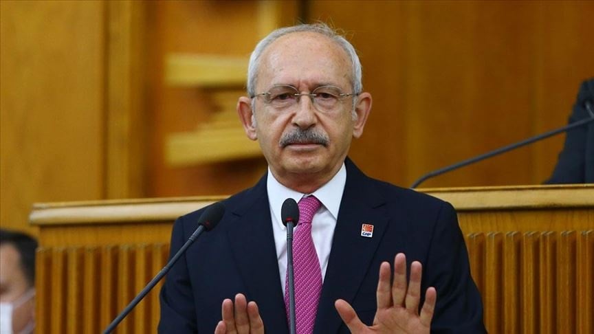 CHP'li iki vekilden istifa resti