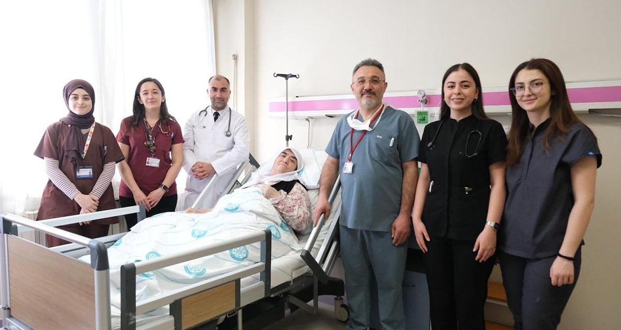 Göğsünden 7 kilo 750 gramlık tümör çıkarıldı