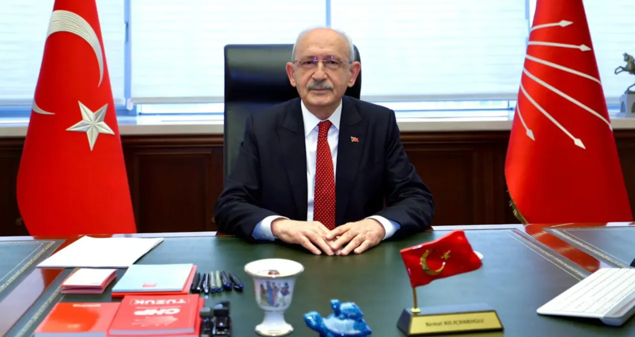 Atandığı Genel Başkanlık koltuğundan fotoğraf paylaştı