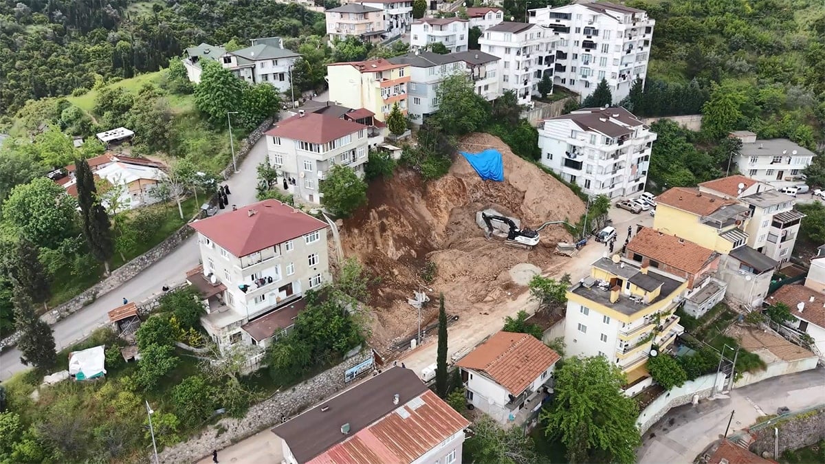 Temel kazısı faciaya neden oluyordu! 5 bina tahliye edildi