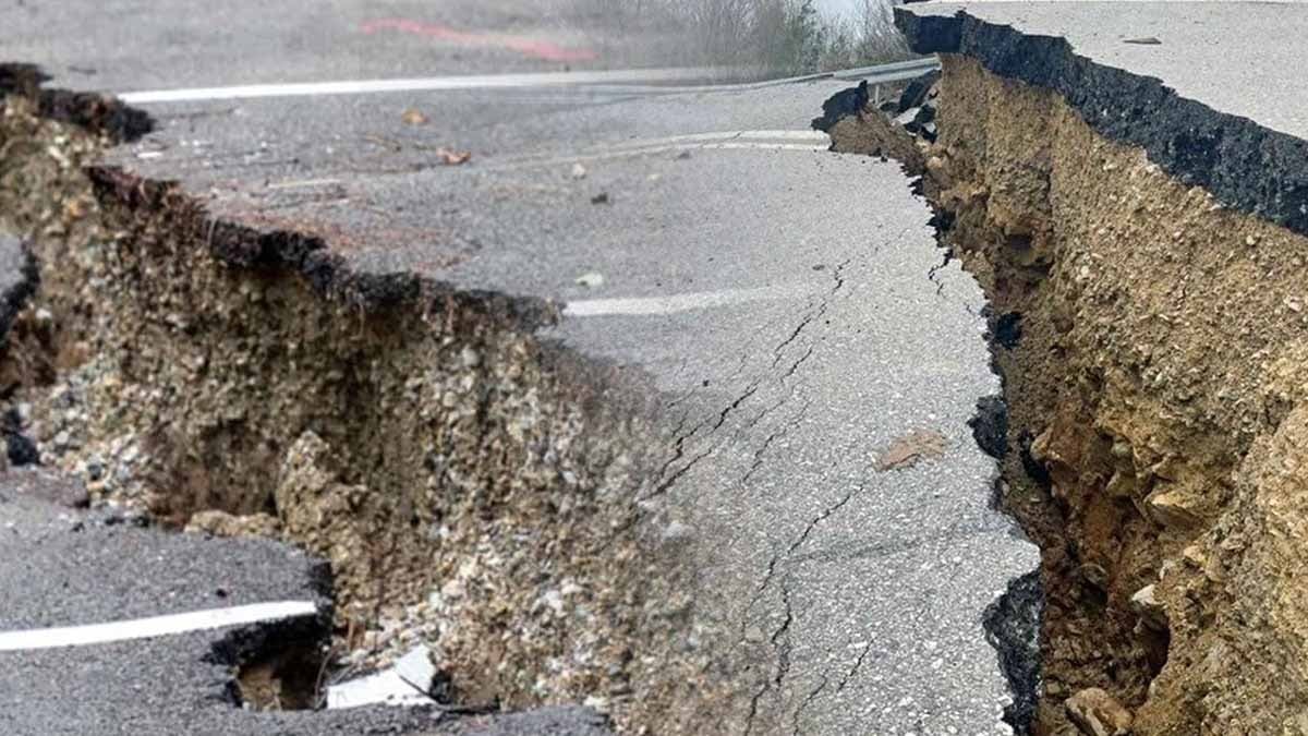 Dev şehir her ay 2 cm toprağa gömülüyor