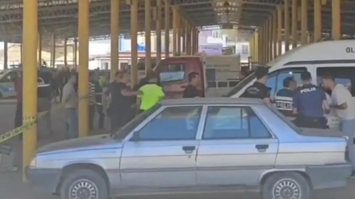 Söke’de park halindeki araca silahlı saldırı: Bir kişi öldü, bir kişi ağır yaralandı
