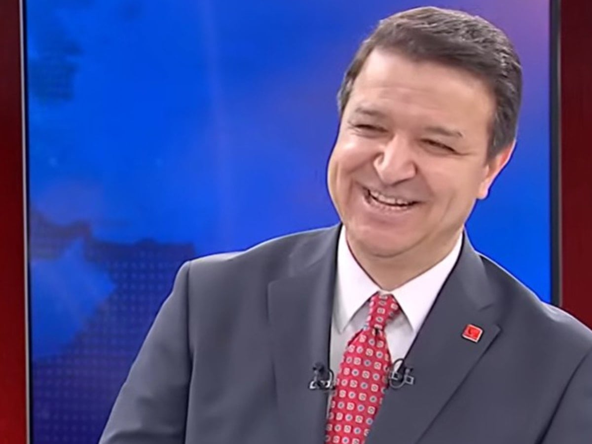 Mahmut Arıkan açıklama yaparken