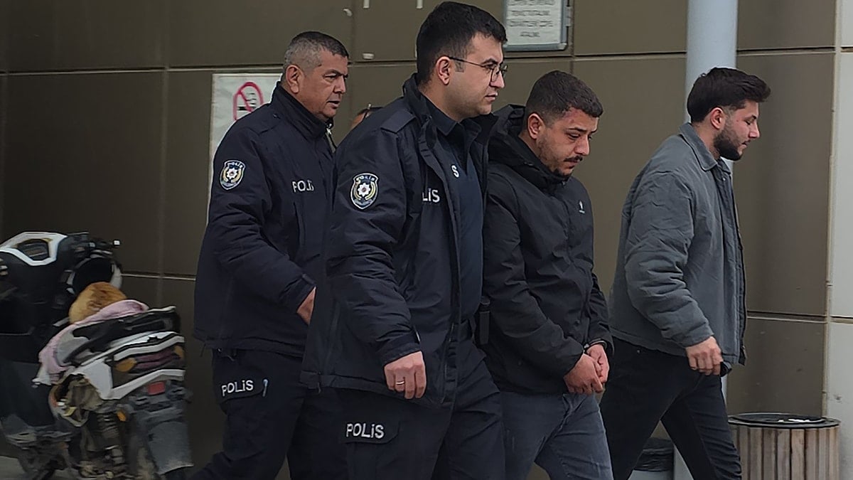 Manisa'da kardeşinin bıçakladığı iddia edilen kişi öldü