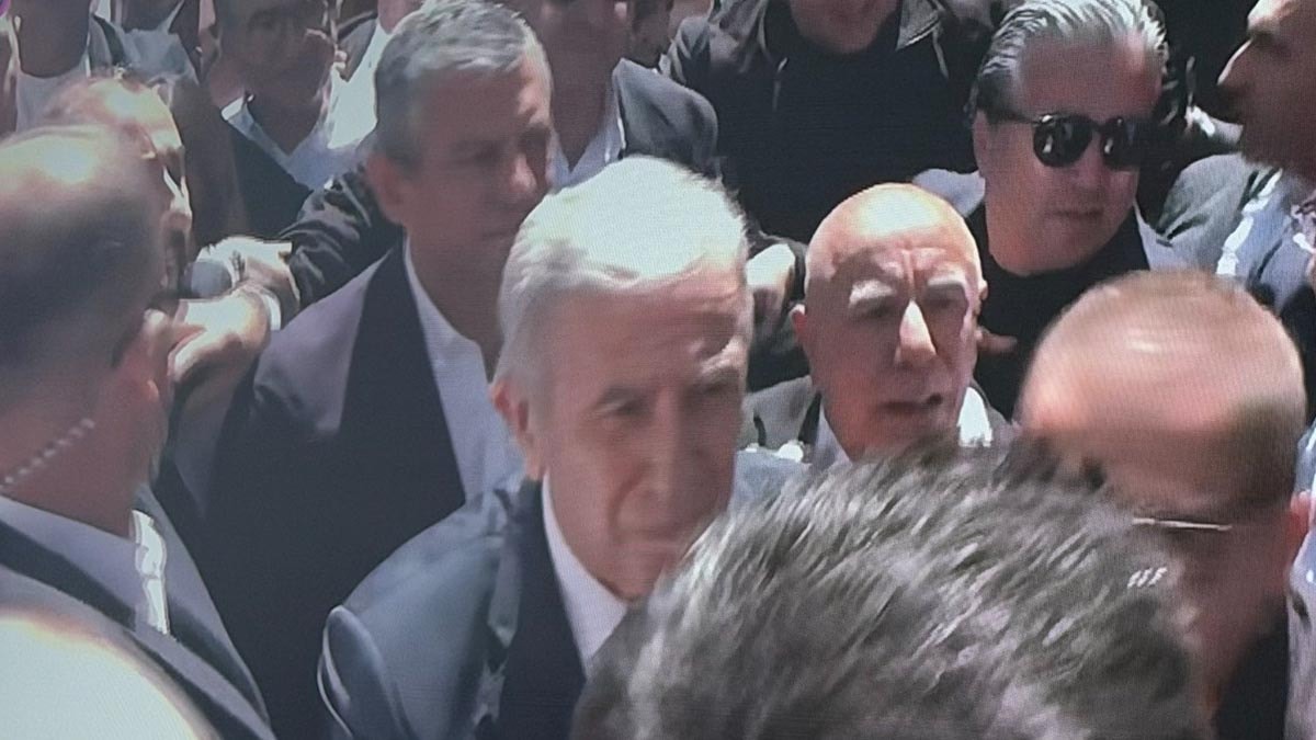 Kılıçdaroğlu'nun aday göstereceği iddia edilmişti: Mansur Yavaş, Özgür Özel'in yanında