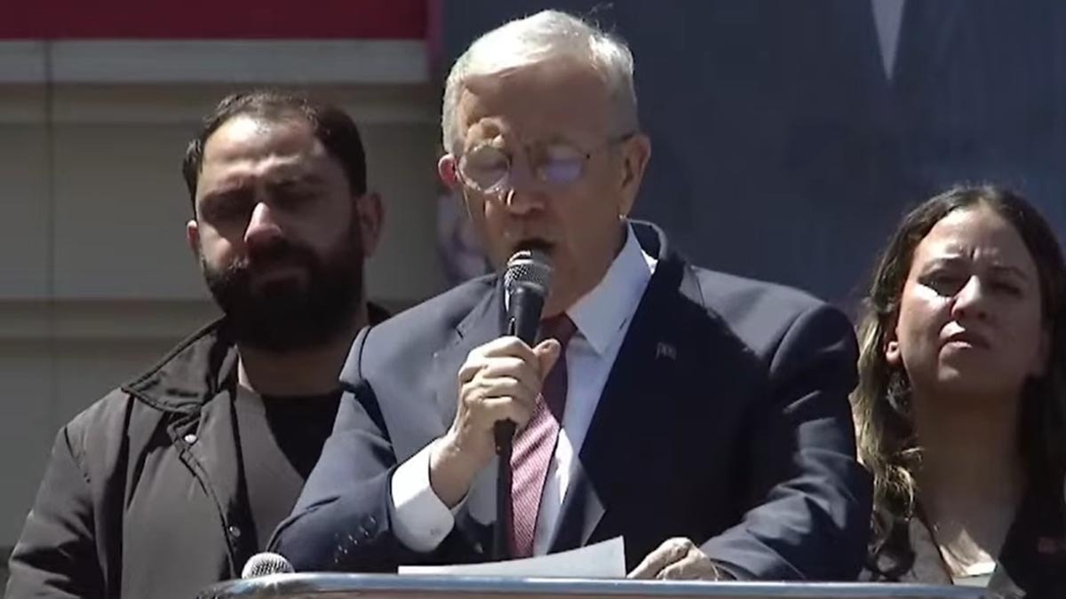 Kılıçdaroğlu'nun aday göstereceği iddia edilmişti: Mansur Yavaş, Özgür Özel'in yanında