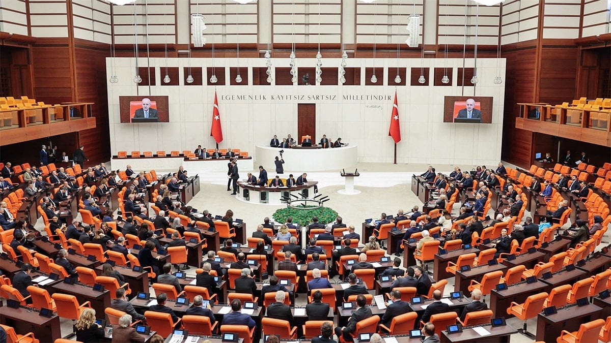 Vekiller toplanamadı, Meclis kapandı