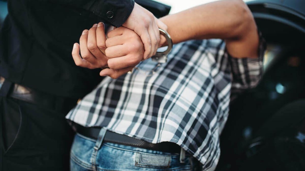 Afyonkarahisar'da hırsızlık yapan 2 kişi tutuklandı